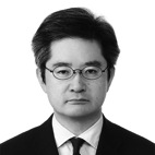 長瀬亮氏